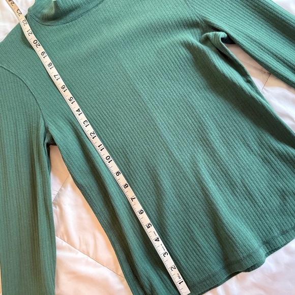 Free People Green Fitted Ribbed Long Sleeve Top EUC Light Weight Women’s Large - Picture 5 of 6